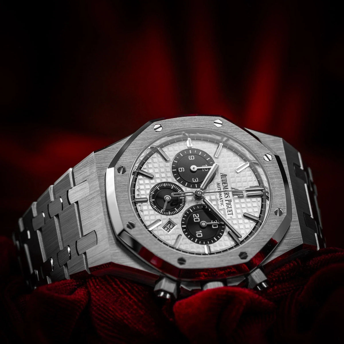 Audemars Piguet Royal Oak 26331ST.OO.1220ST.03 Selfwinding Chronograph Stainless Steel White Dial (2020)